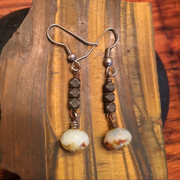 Natural stone and Stamped copper earrings. - Picture 2 of 3